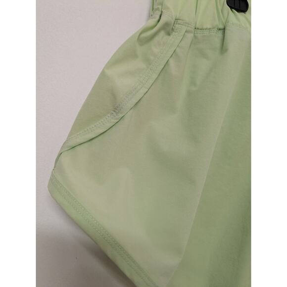 Halara High Waisted Dolphin Hem Casual Shorts 2" Green Size Small NWT - Picture 8 of 9